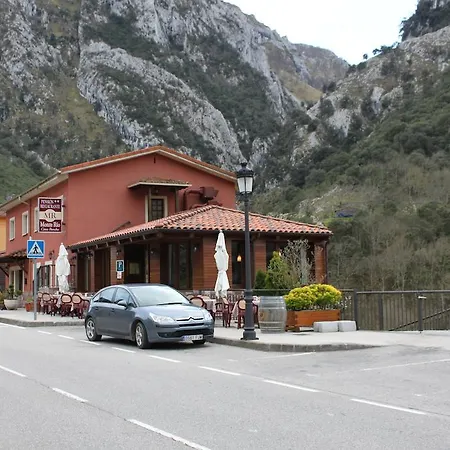 Hostal Monte Rio بيت ضيافة 3*