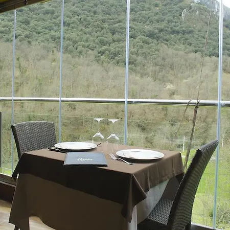 Hostal Monte Rio Trescares