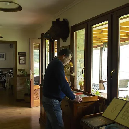 Hostal Monte Rio Trescares